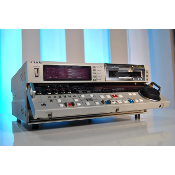 SDI Broadcast Sony DSR-2000P DVCAM DV MiniDV Digital Tape Recorder